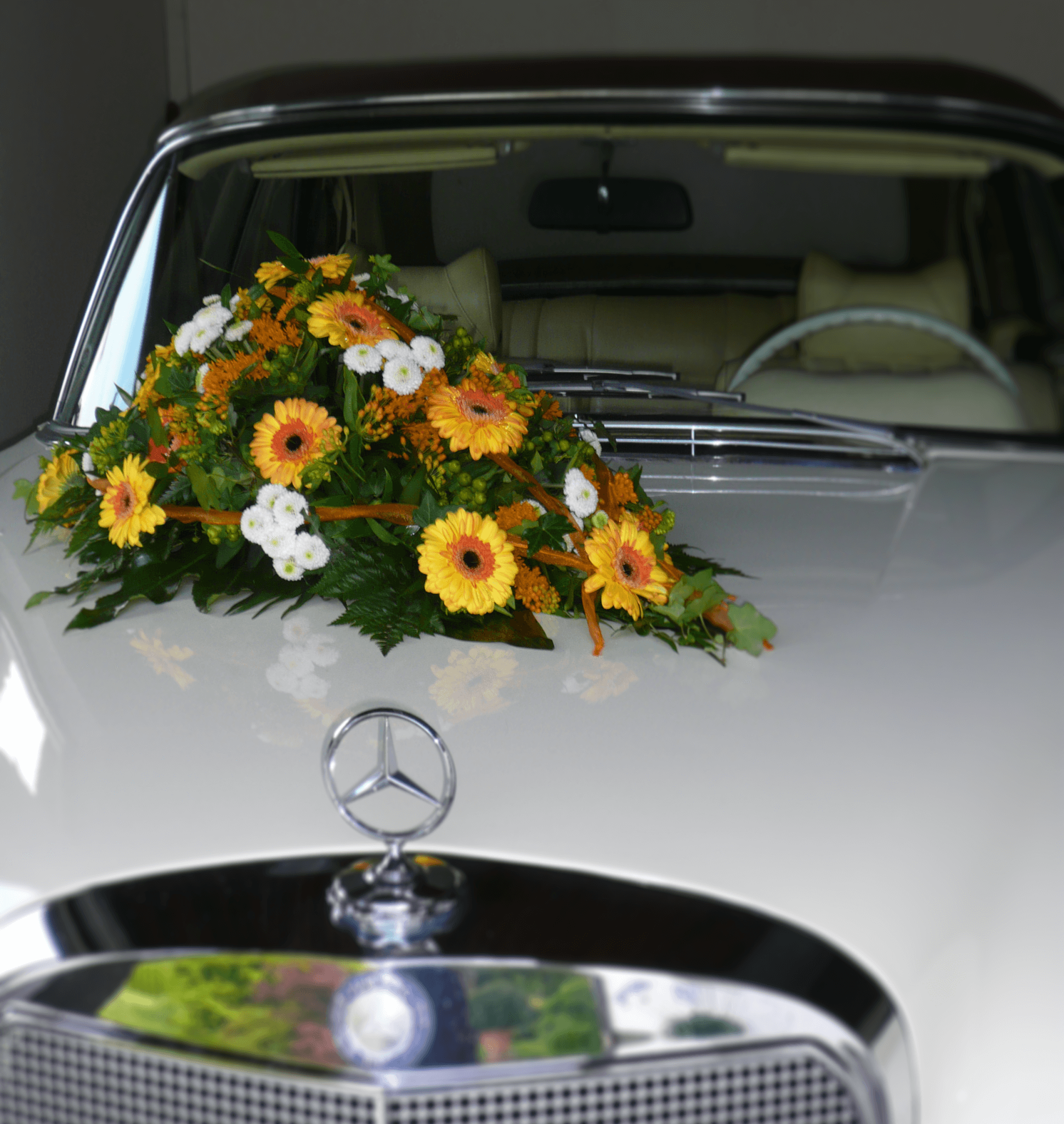 Autodekoration für Mercedes in Orange